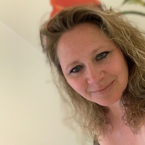 Meet your Posher, Cheryl - Picture 1 of 1